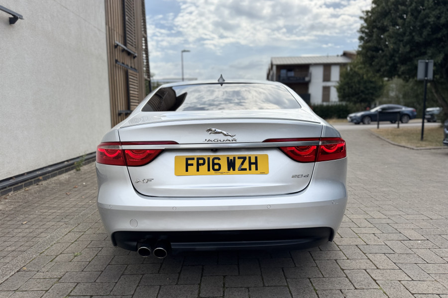 Jaguar XF 