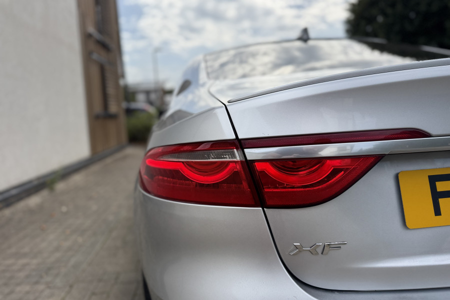 Jaguar XF 